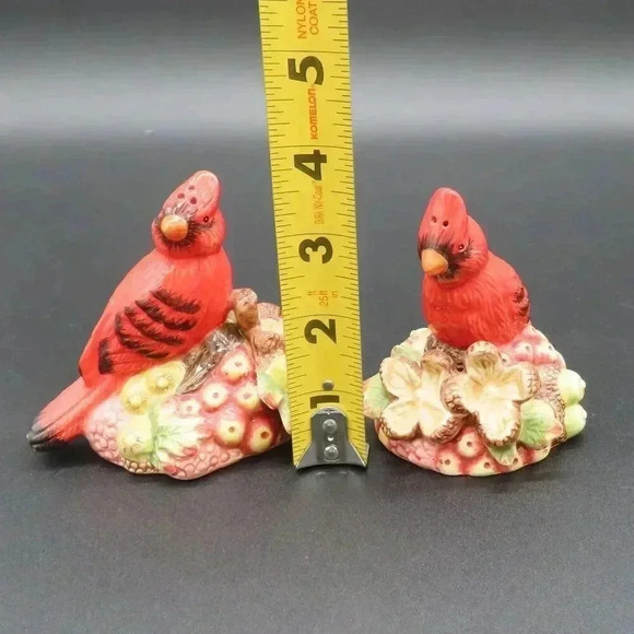 Lefton Cardinal Red Bird Salt & Pepper Shakers Ceramic Acorns Berries 2001 - Picture 2 of 7